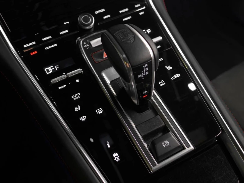 Porsche Panamera GTS* PANO* BURM-3D* HEAD-UP* 360* DESIGN* NOGHT* , снимка 15 - Автомобили и джипове - 52480577