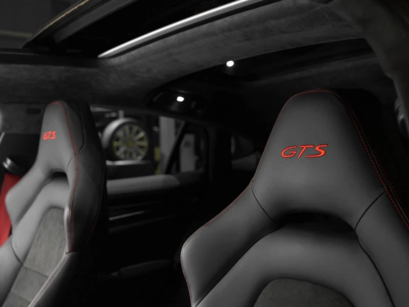 Porsche Panamera GTS* PANO* BURM-3D* HEAD-UP* 360* DESIGN* NOGHT* , снимка 10 - Автомобили и джипове - 52480577