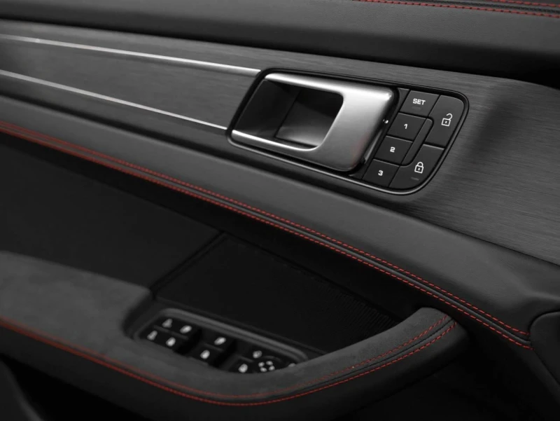 Porsche Panamera GTS* PANO* BURM-3D* HEAD-UP* 360* DESIGN* NOGHT* , снимка 7 - Автомобили и джипове - 52480577