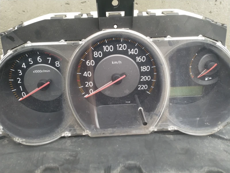 Nissan Tiida Ц 11, снимка 15 - Автомобили и джипове - 52516420