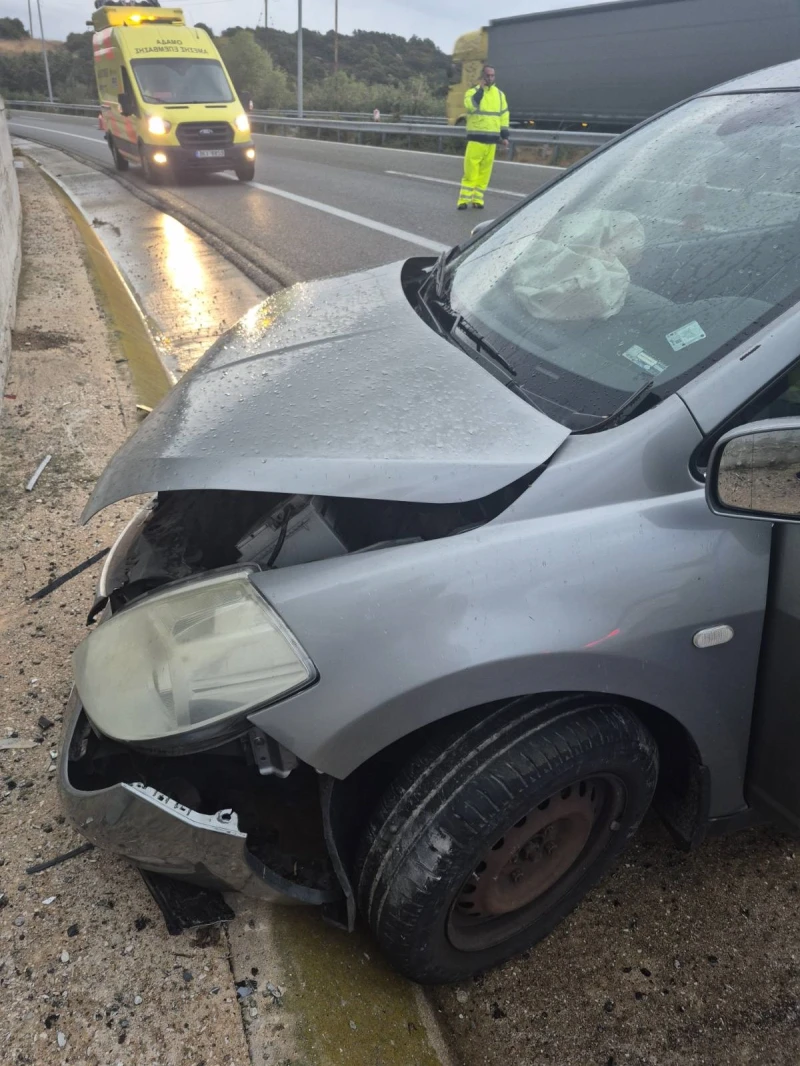 Nissan Tiida Ц 11, снимка 7 - Автомобили и джипове - 52516420