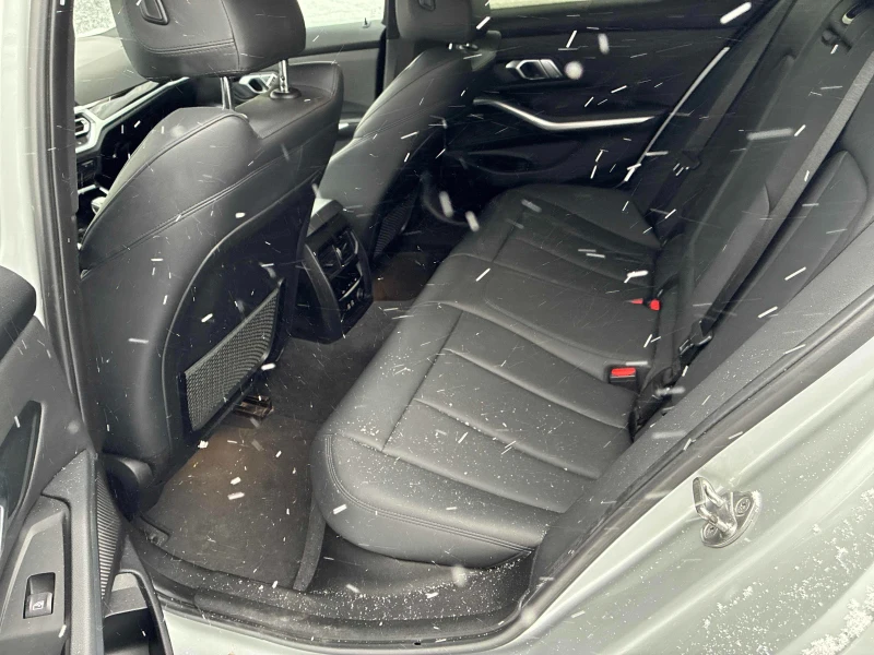 BMW 330 * CARFAX * БЕЗ ПЪРВОНАЧАЛНА ВНОСКА, снимка 9 - Автомобили и джипове - 52691684