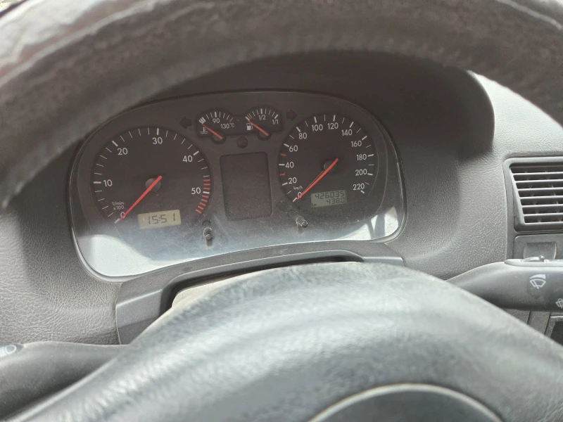 VW Golf 1.9 TDI 90 коня, снимка 11 - Автомобили и джипове - 53501851