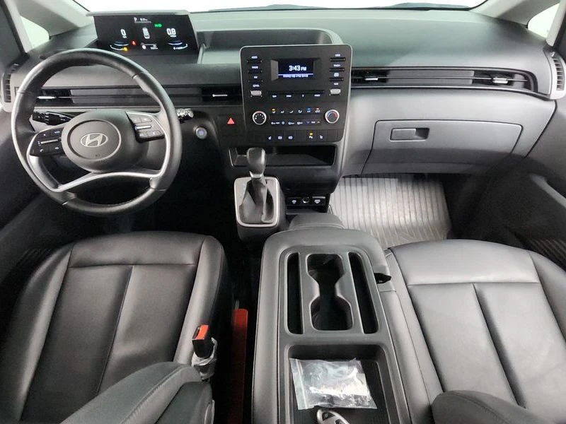 Hyundai Staria 2.2 Automatic, снимка 7 - Автомобили и джипове - 55949579