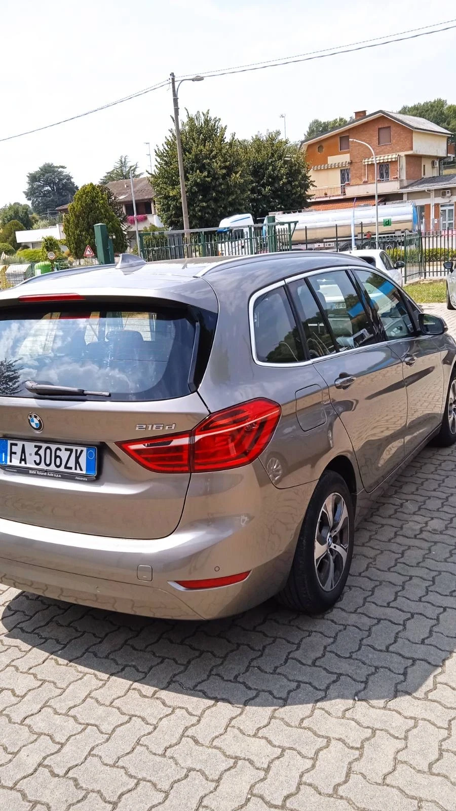BMW 216  - изображение 2