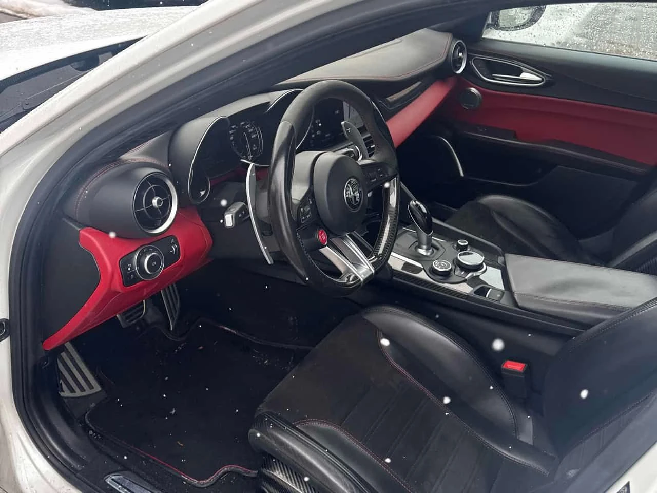 Alfa Romeo Giulia * Quadrifoglio * ПОДГРЕВ* KEYLESS* NAVI* , снимка 5 - Автомобили и джипове - 53752170