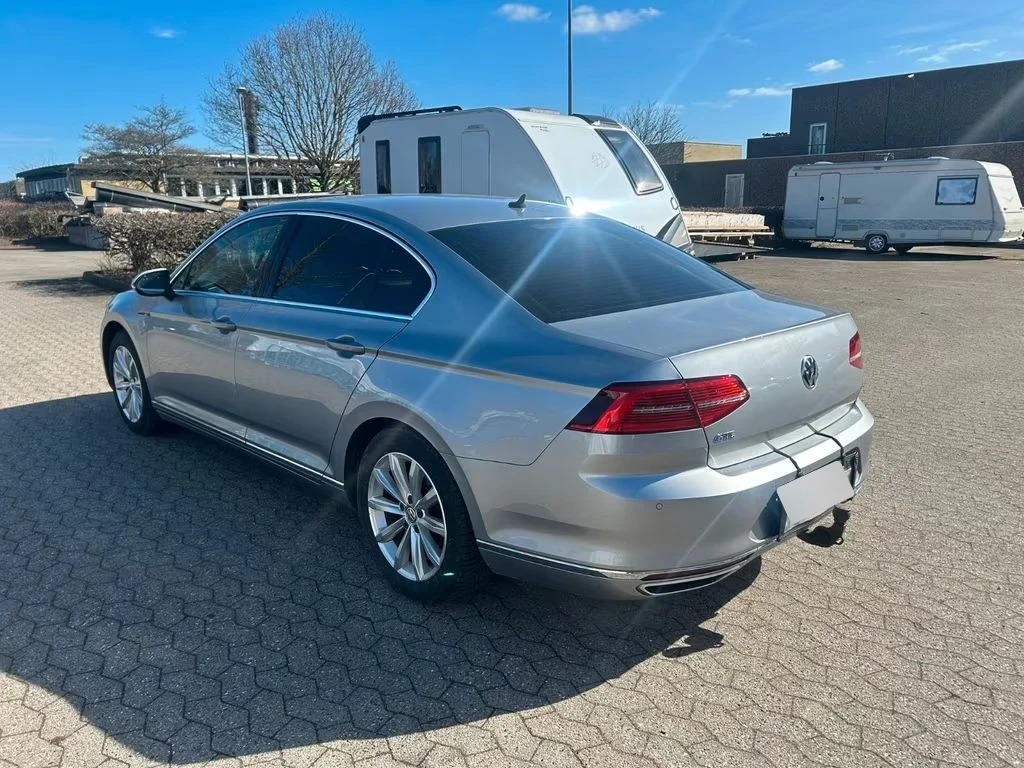 VW Passat Lim. Hybrid GTE* HUD* DigitalCockpit , снимка 14 - Автомобили и джипове - 54033600