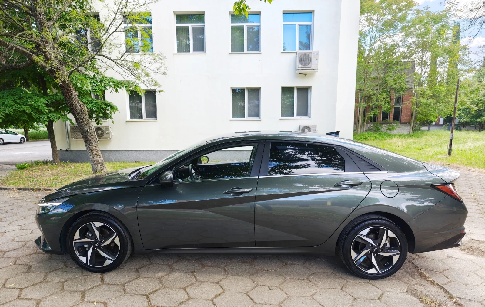 Hyundai Elantra 1.6 MPI, снимка 7 - Автомобили и джипове - 54595428