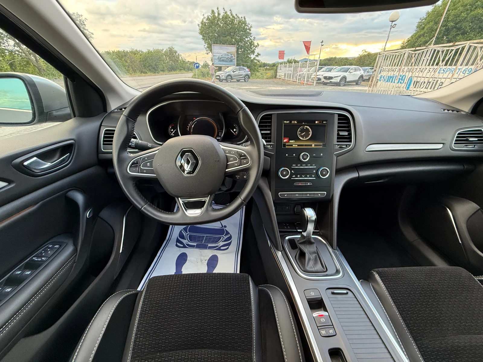 Renault Megane GT-LINE AUT. NAVI ШВЕЙЦАРИЯ, снимка 7 - Автомобили и джипове - 54649386