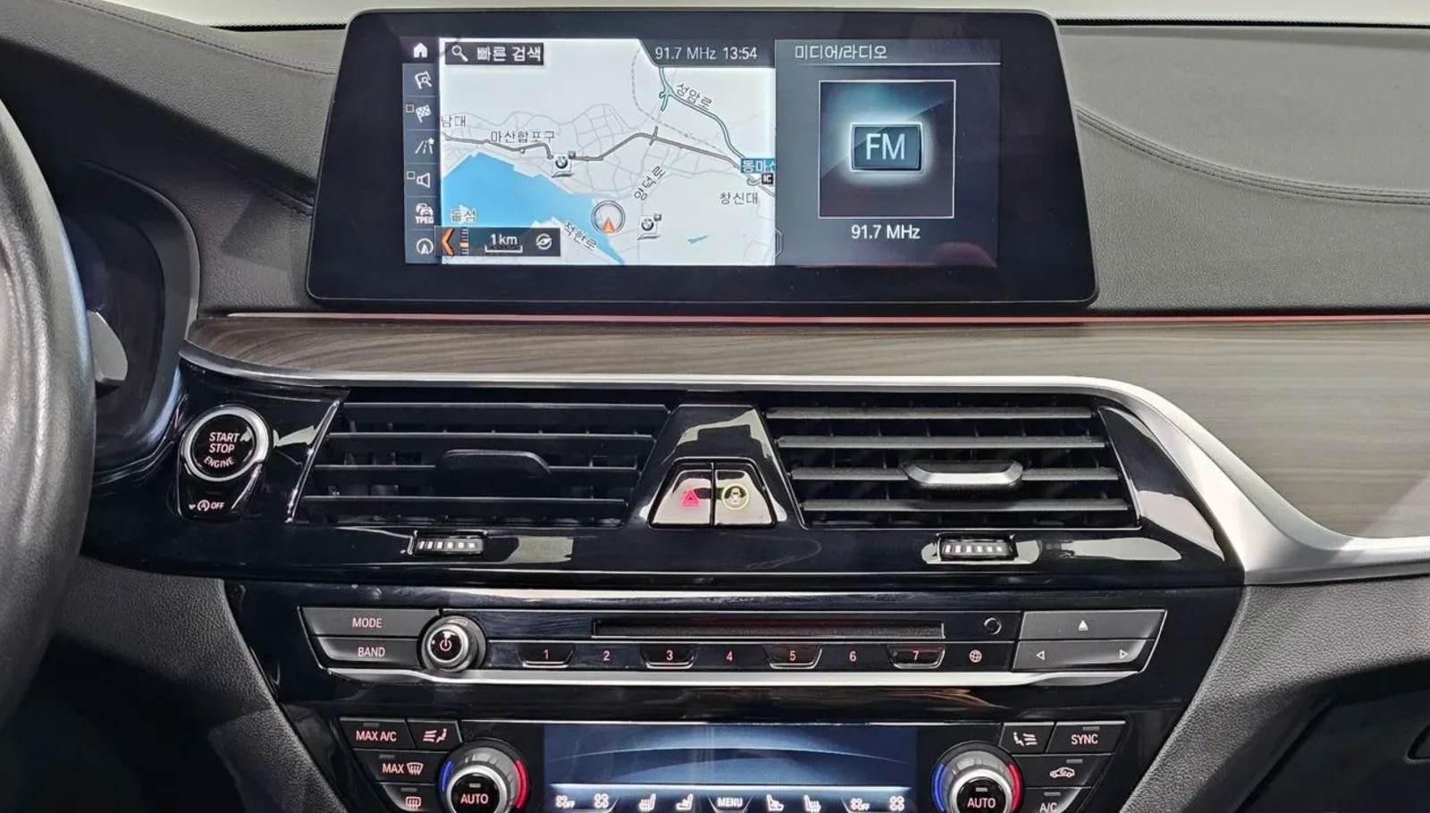 BMW 530 М* HUD* Обдух* 360* Крайна цена* , снимка 11 - Автомобили и джипове - 54741532