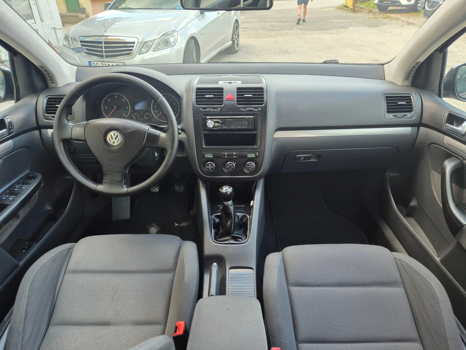 VW Golf 2.0TDI 140КС , снимка 11 - Автомобили и джипове - 54857756