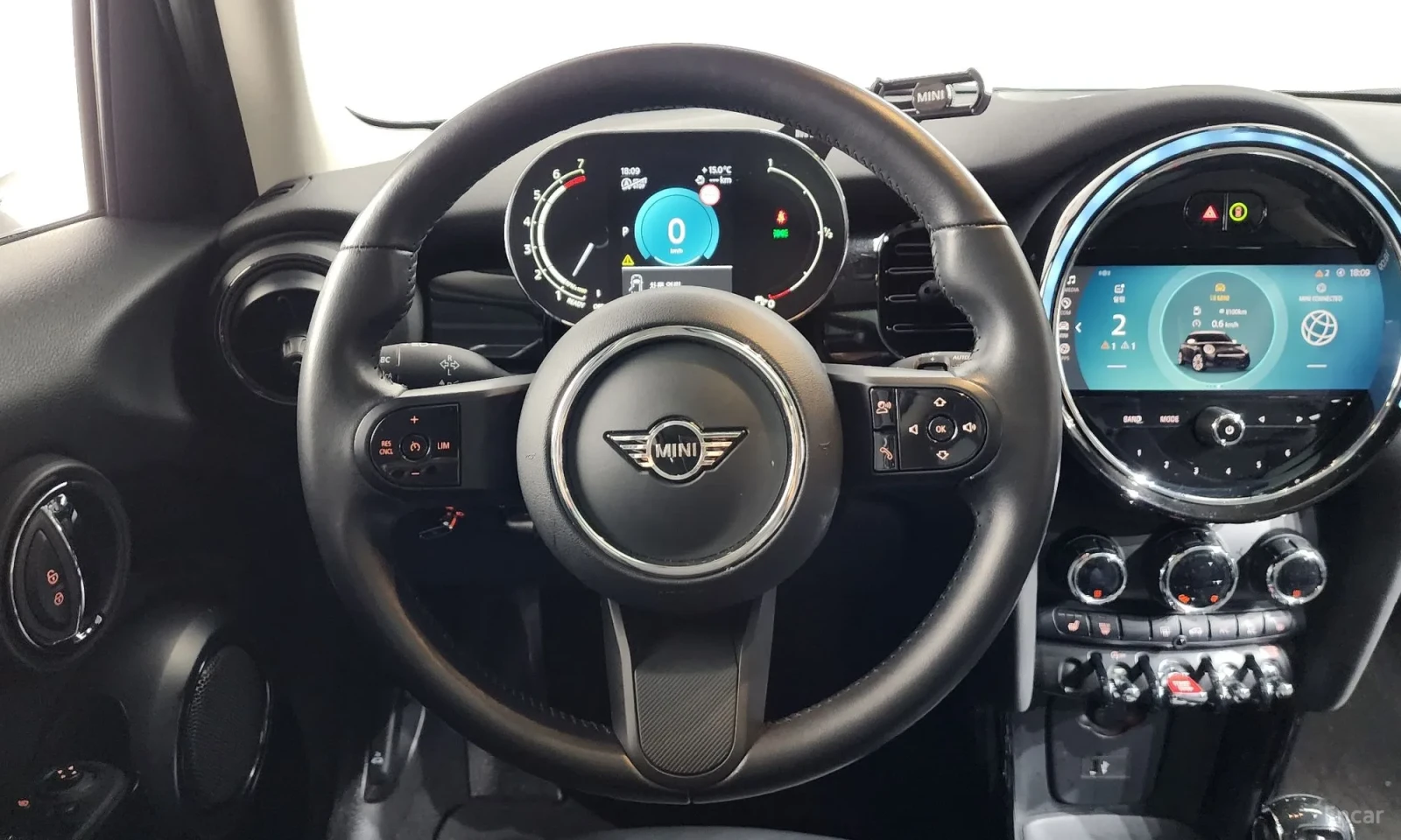 Mini Cooper PLUS LAUNCH PACK, снимка 13 - Автомобили и джипове - 55048534