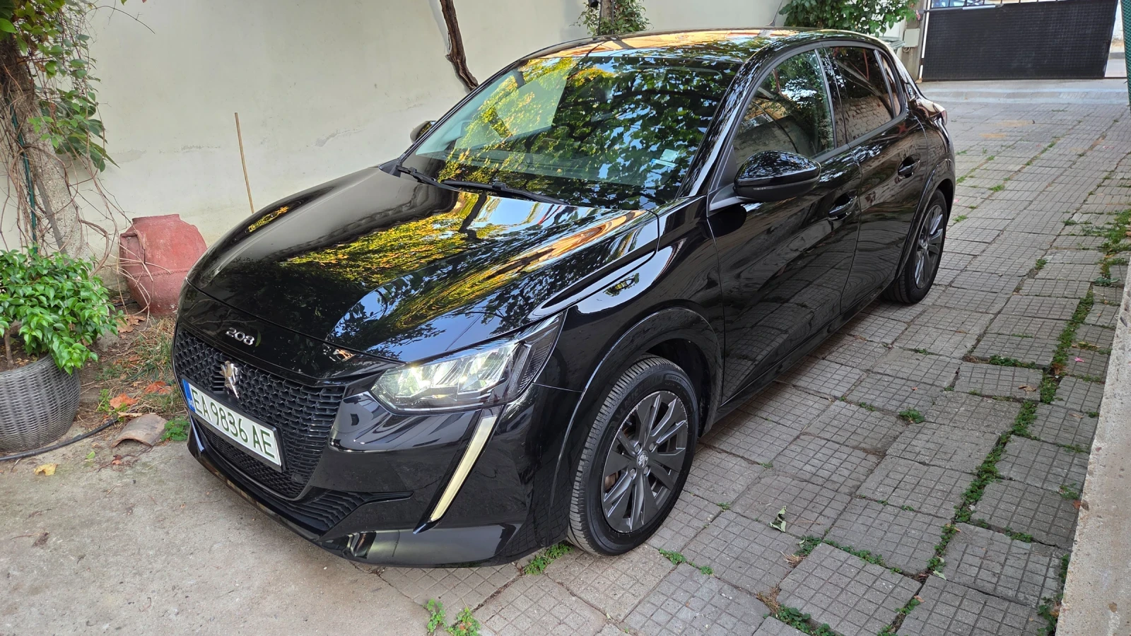 Peugeot 208 E 208, снимка 2 - Автомобили и джипове - 55606954