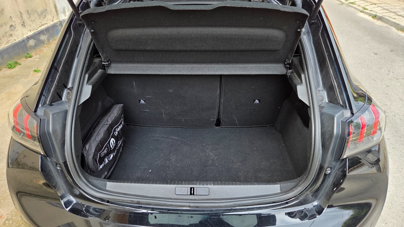 Peugeot 208 E 208, снимка 10 - Автомобили и джипове - 55606954
