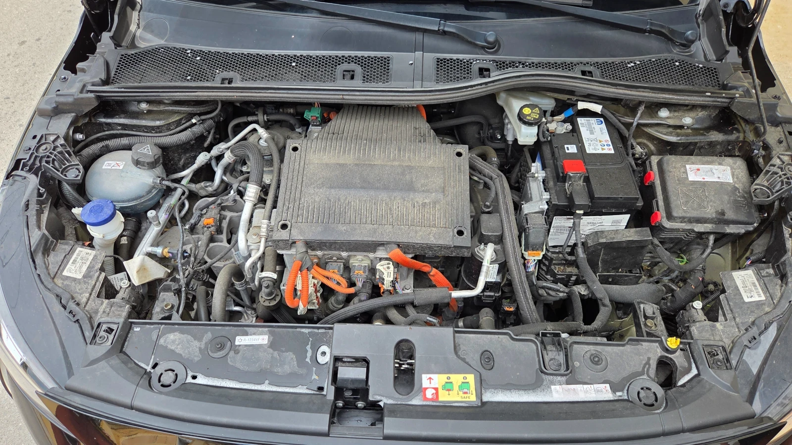 Peugeot 208 E 208, снимка 11 - Автомобили и джипове - 55606954