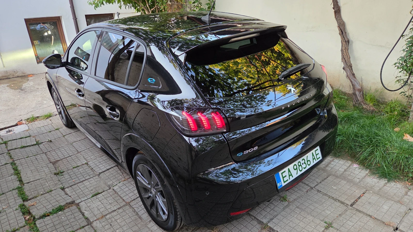 Peugeot 208 E 208, снимка 7 - Автомобили и джипове - 55606954