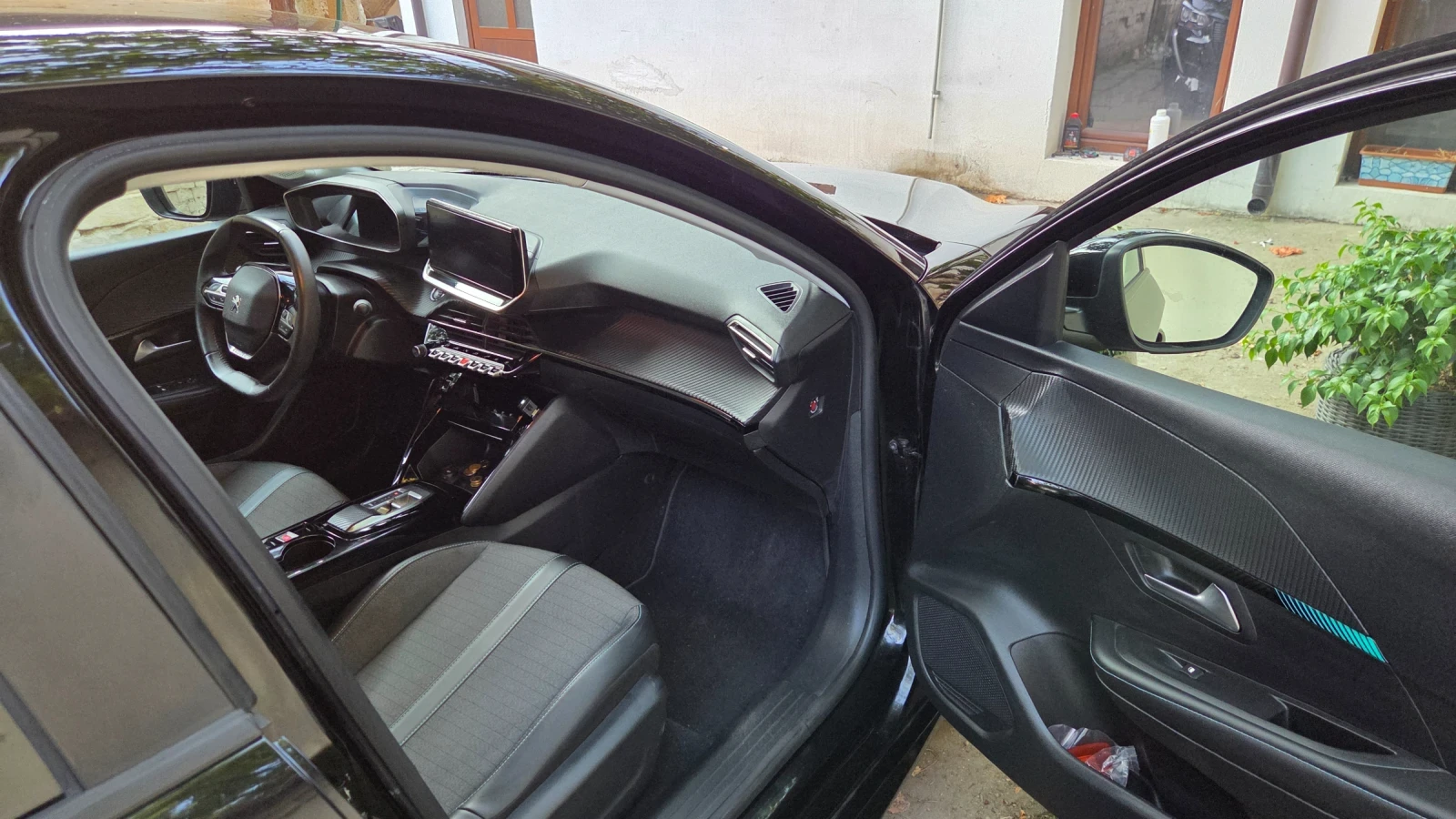 Peugeot 208 E 208, снимка 14 - Автомобили и джипове - 55606954