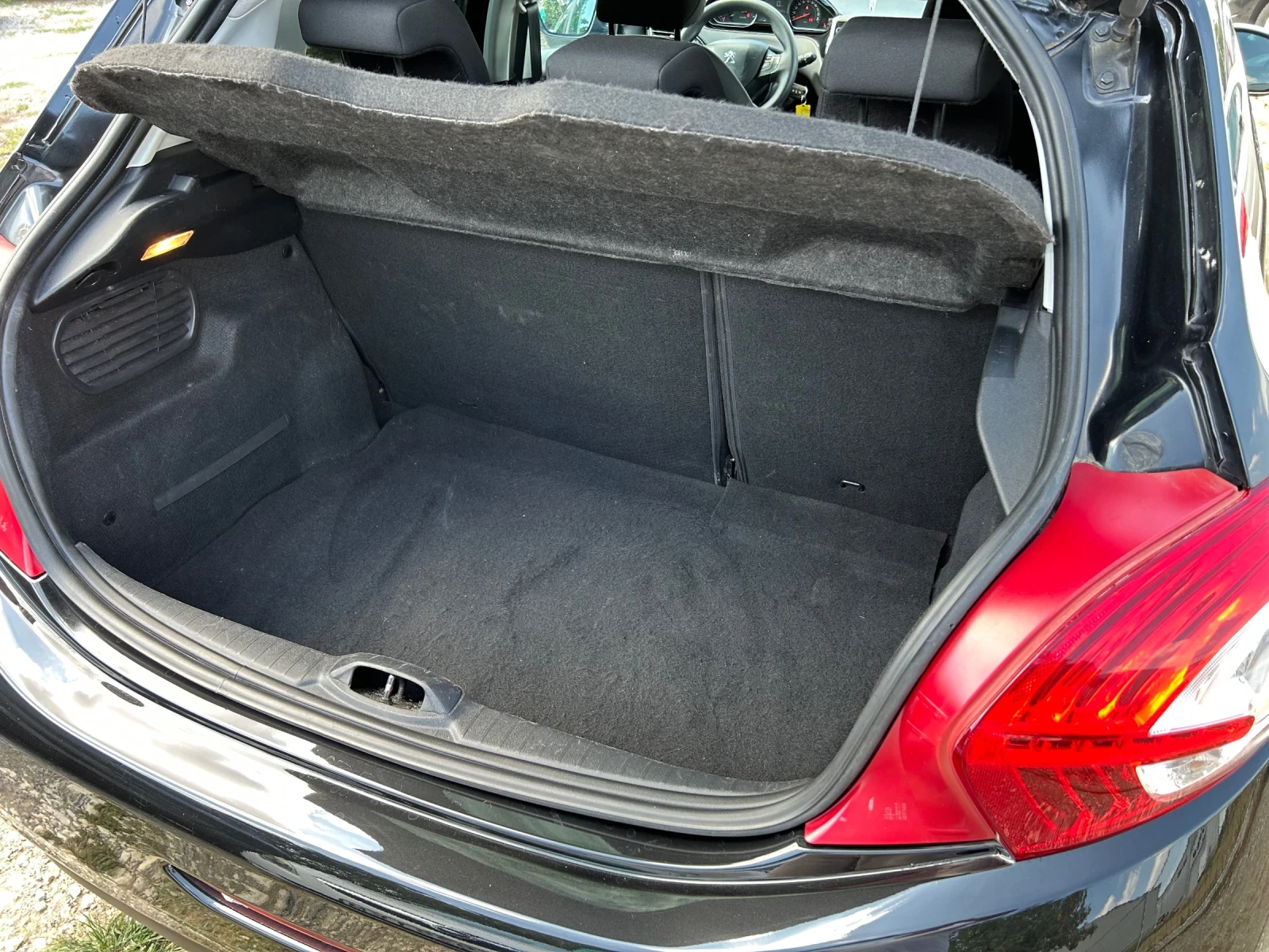 Peugeot 208 1.4HDi/EURO 5/НОВ ВНОС, снимка 14 - Автомобили и джипове - 55625997