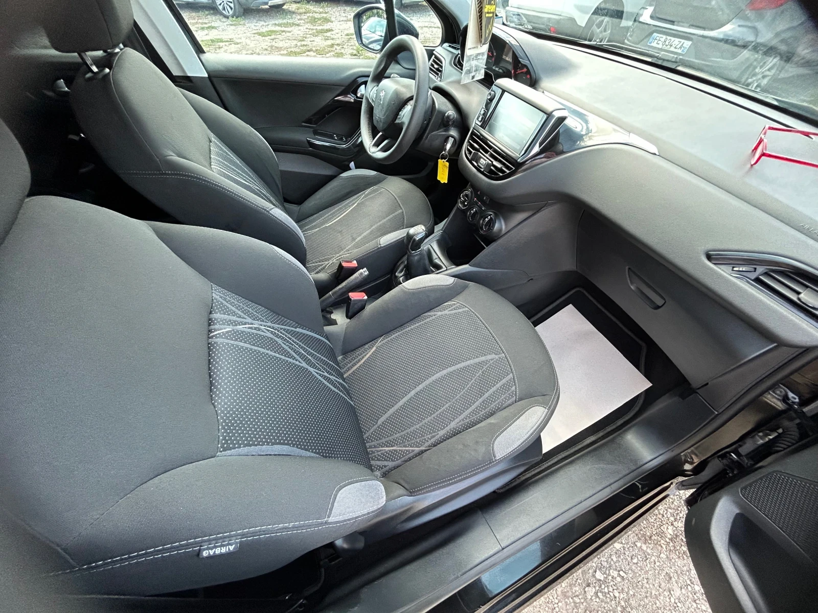 Peugeot 208 1.4HDi/EURO 5/НОВ ВНОС, снимка 11 - Автомобили и джипове - 55625997