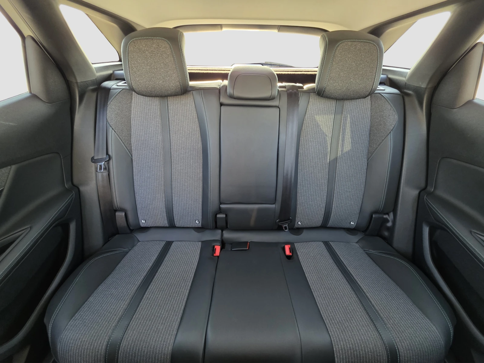Peugeot 3008 1.5 E-HDI 130 Allure + , снимка 12 - Автомобили и джипове - 55665562