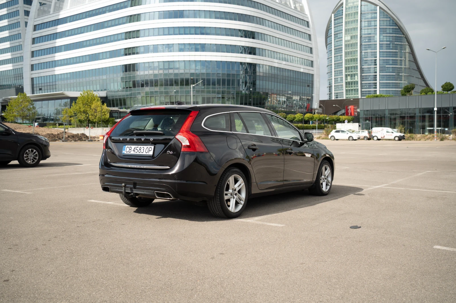 Volvo V60 D6 Summum, снимка 3 - Автомобили и джипове - 55892473