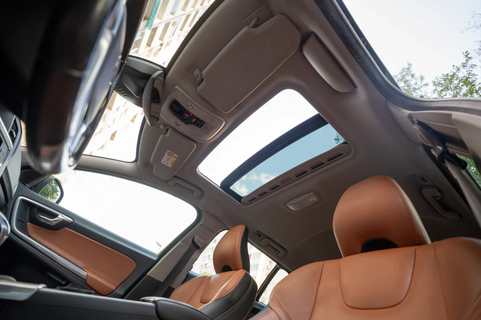 Volvo V60 D6 Summum, снимка 12 - Автомобили и джипове - 55892473