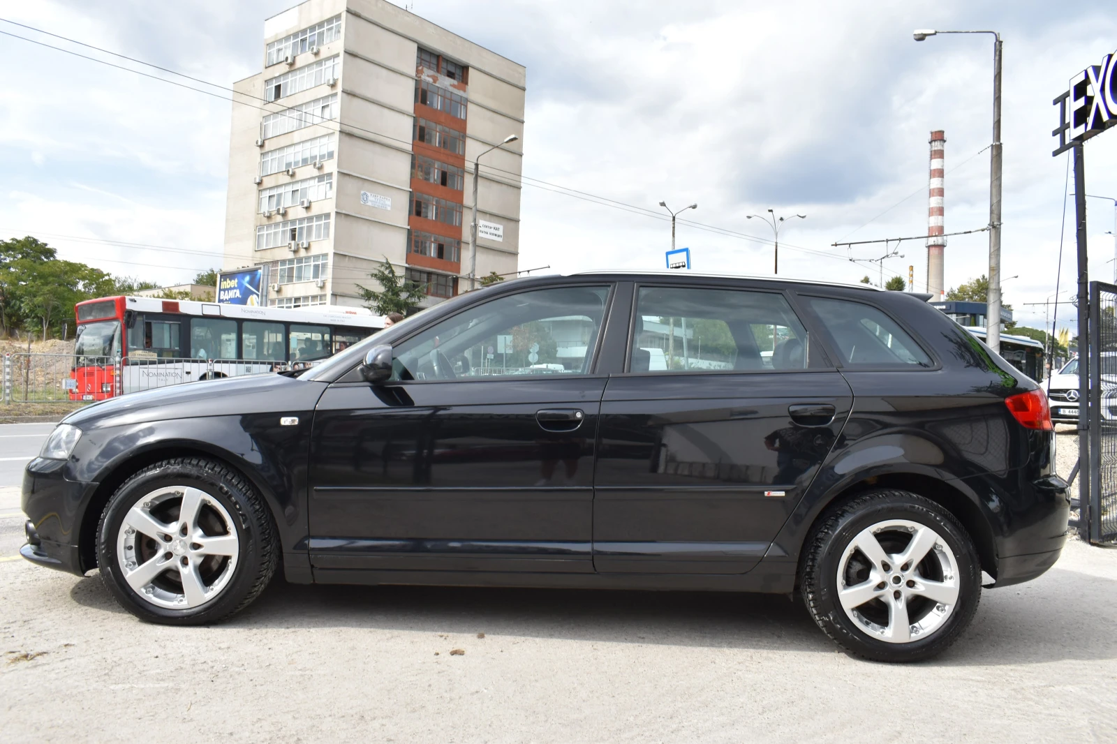 Audi A3 SPORTBACK* 1.9TDI* 3XS-LINE* КОЖА* XENON* BOSE SOU, снимка 2 - Автомобили и джипове - 56084619