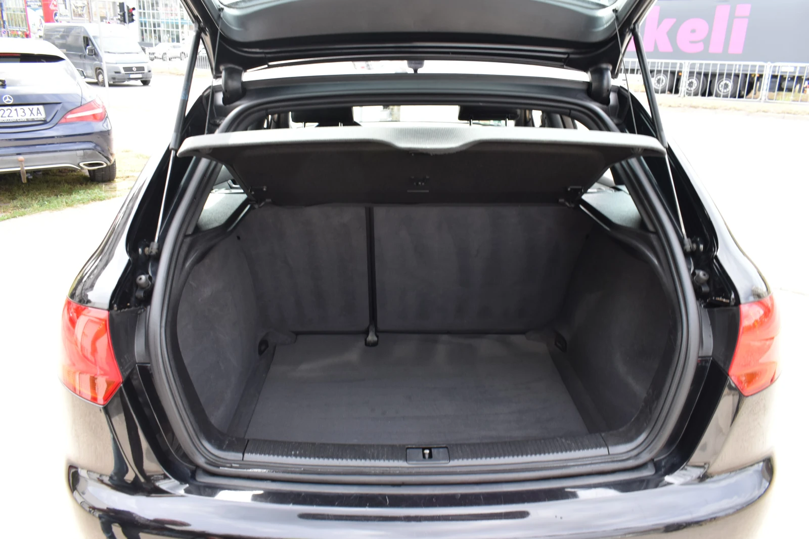 Audi A3 SPORTBACK* 1.9TDI* 3XS-LINE* КОЖА* XENON* BOSE SOU, снимка 7 - Автомобили и джипове - 56084619