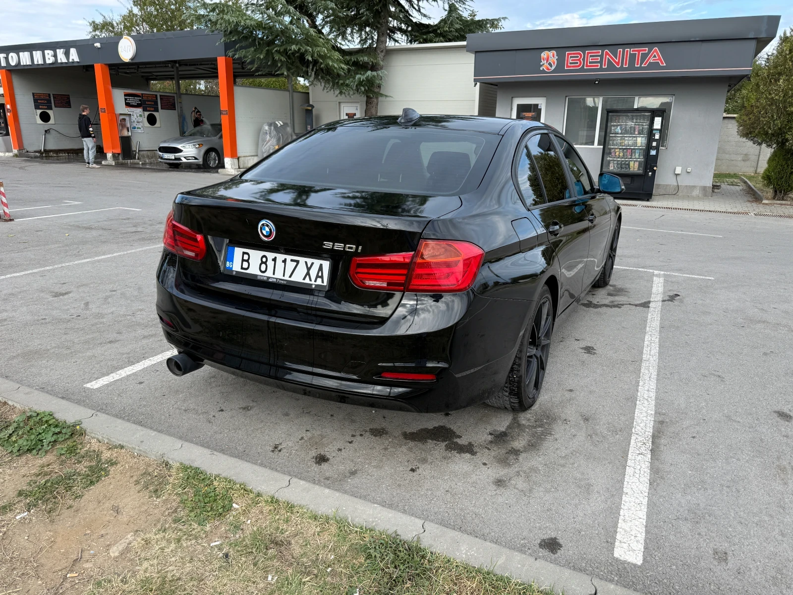 BMW 320 2.0, снимка 4 - Автомобили и джипове - 56181599