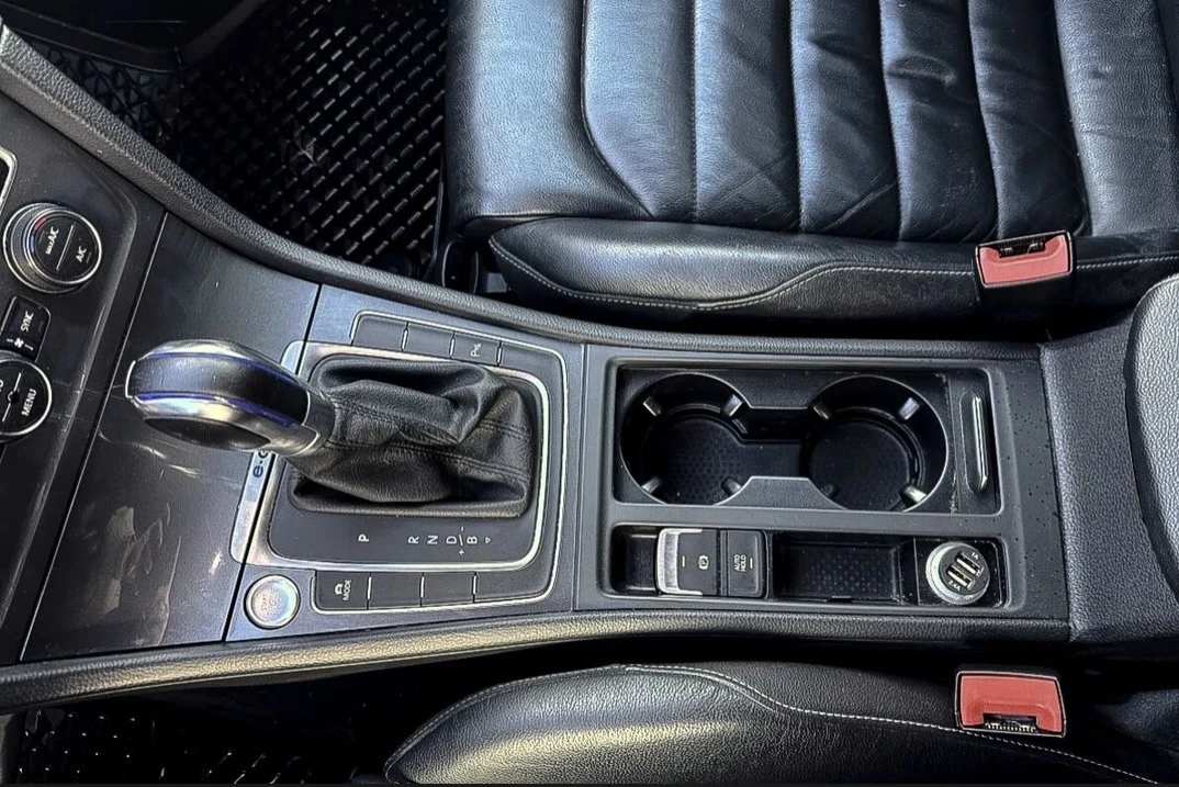 VW Golf, снимка 17 - Автомобили и джипове - 56623751