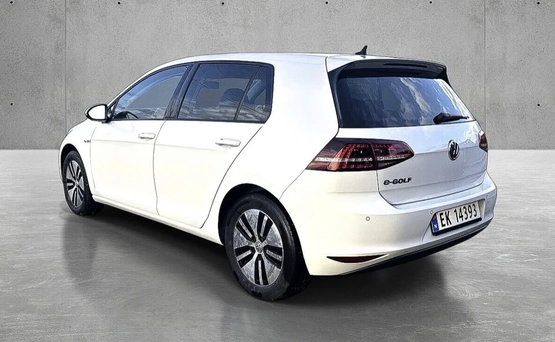 VW Golf, снимка 5 - Автомобили и джипове - 56623751
