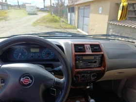 Nissan Terrano, снимка 11 - Автомобили и джипове - 53622446