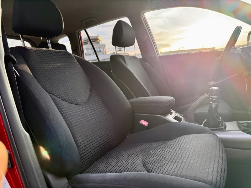 Toyota Rav4, снимка 11 - Автомобили и джипове - 52482091