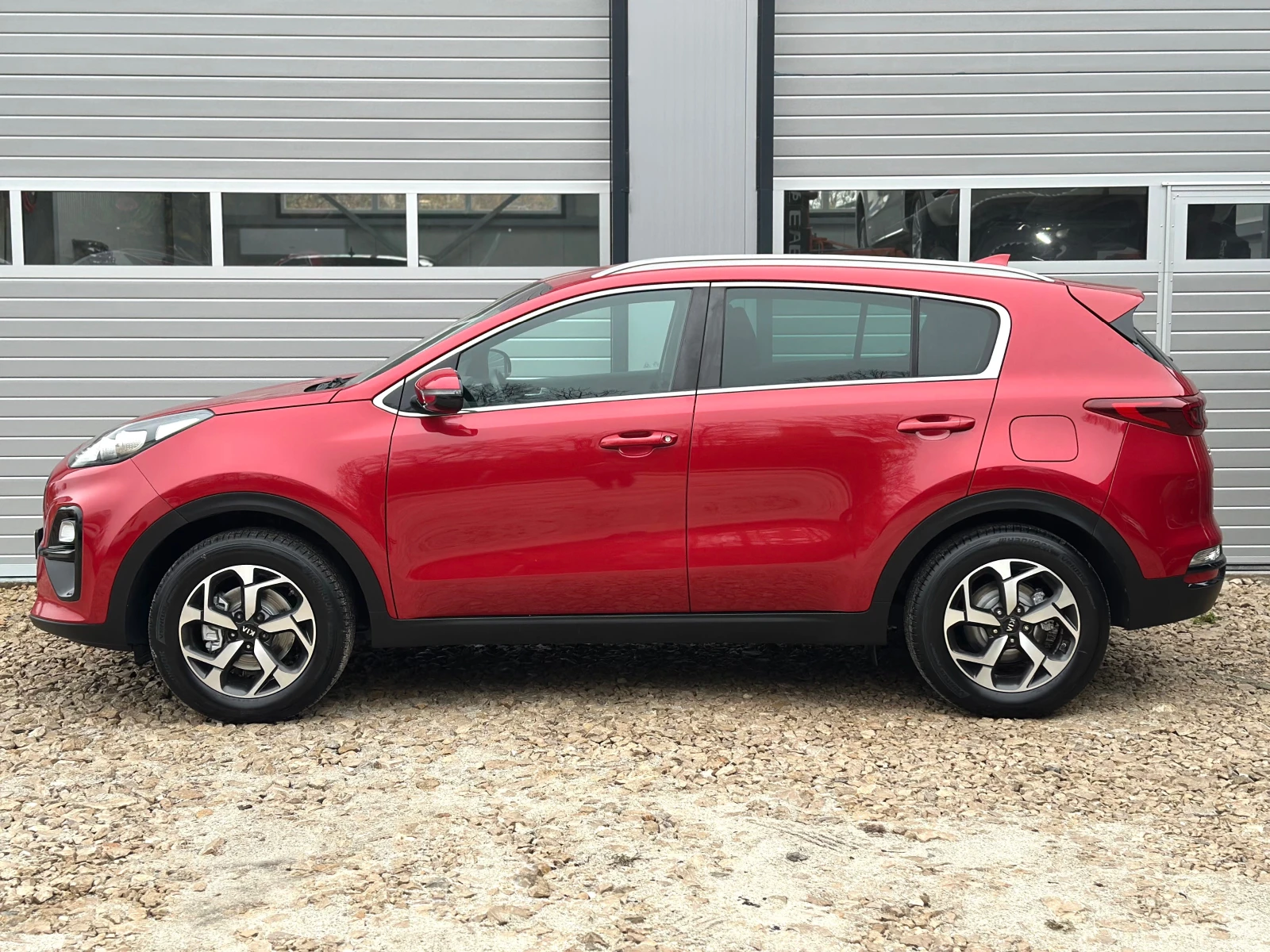 Kia Sportage 1.6i ФЕЙСЛИФТ КАМЕРА CARPLAY  - изображение 8