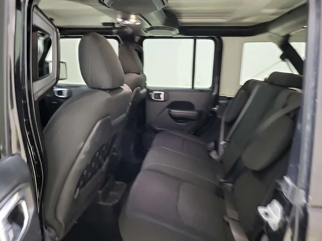 Jeep Wrangler * UNLIMITED RUBICON * NAVI* ПОДГРЕВ* , снимка 12 - Автомобили и джипове - 53755599