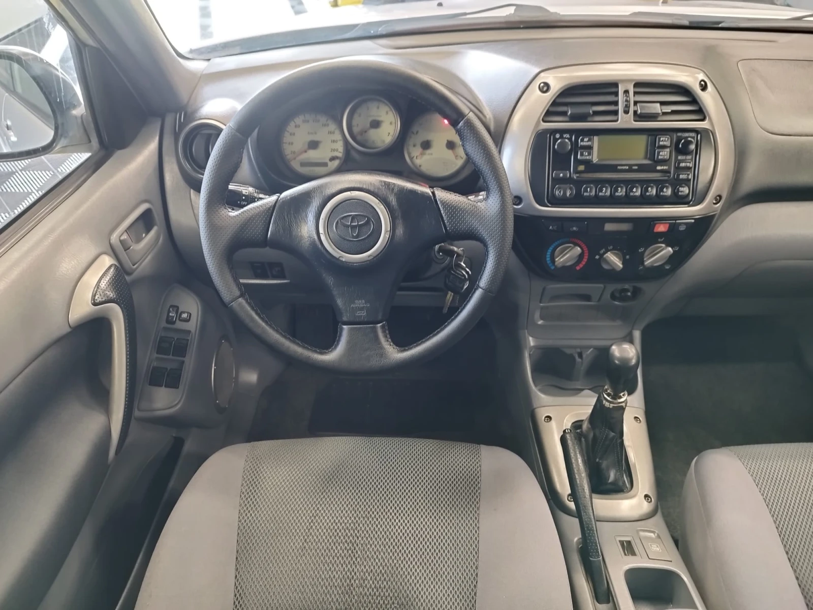 Toyota Rav4 2.2d4d 116kc, снимка 9 - Автомобили и джипове - 53814558