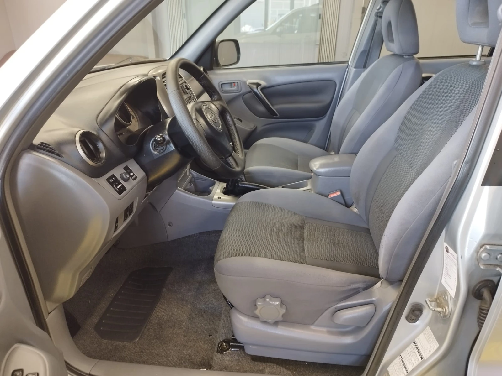 Toyota Rav4 2.2d4d 116kc, снимка 10 - Автомобили и джипове - 53814558