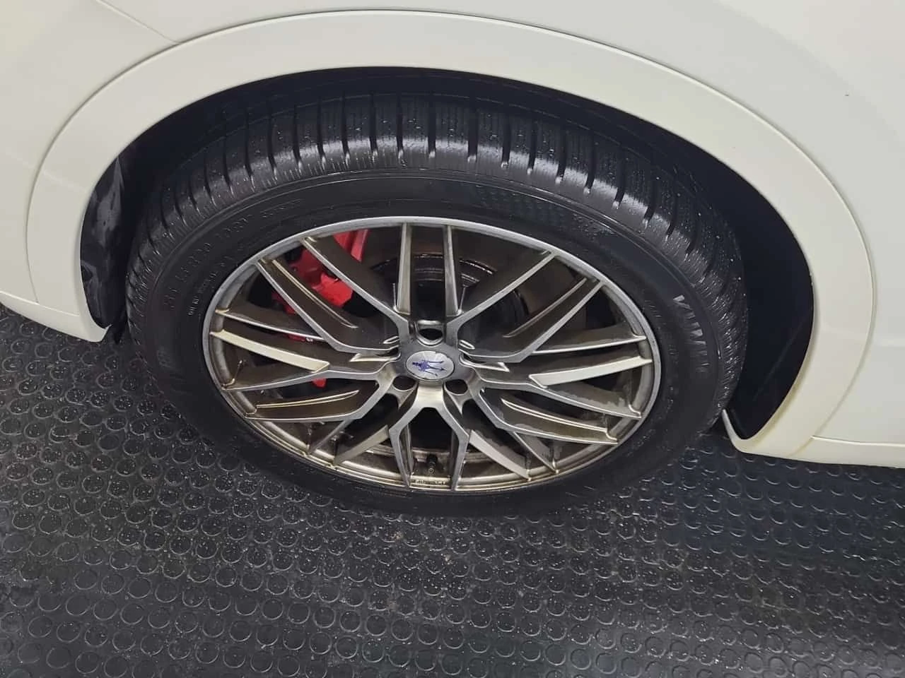 Maserati Levante S GRANSPORT| ЧЕРВЕН САЛОН| ПАМЕТ| PANO| 2 КЛЮЧА| 3, снимка 6 - Автомобили и джипове - 54235802