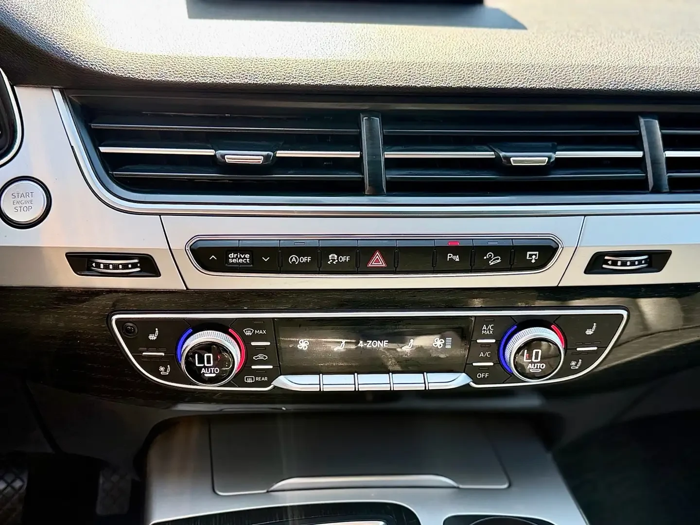 Audi Q7 3.0T* MATRIX* ОБДУХВАНЕ* BOSE* ДИСТРОНИК* 360КАМЕР, снимка 8 - Автомобили и джипове - 56164905