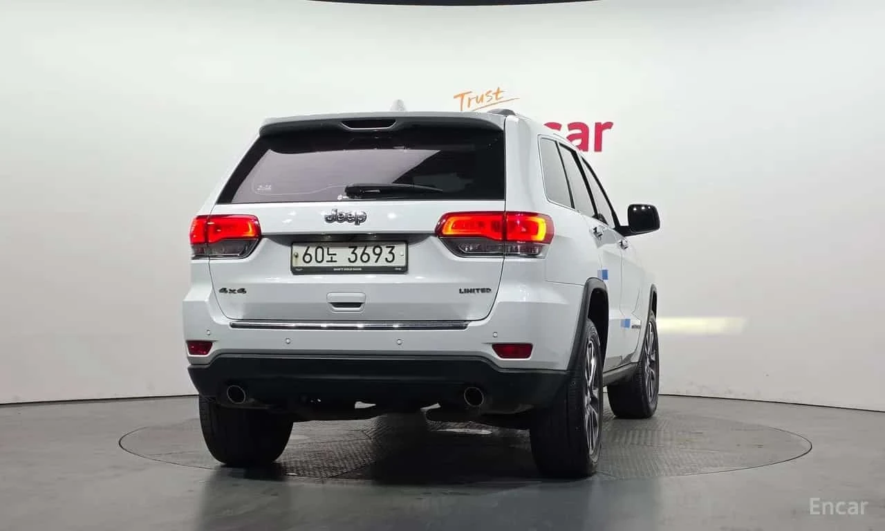Jeep Cherokee 3.6 Limited/ПОДГРЕВ/ПАНОРАМА/ФИНАНСИРАНЕ, снимка 4 - Автомобили и джипове - 56272962
