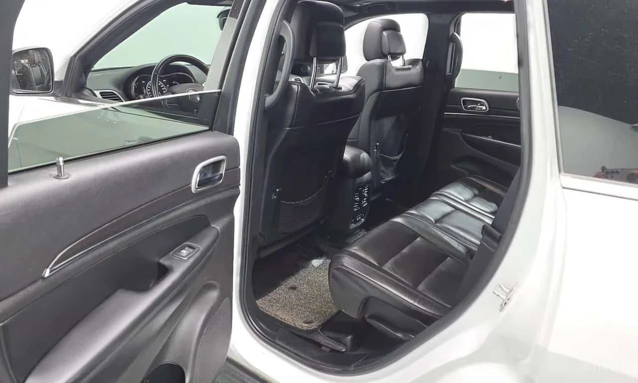 Jeep Cherokee 3.6 Limited/ПОДГРЕВ/ПАНОРАМА/ФИНАНСИРАНЕ, снимка 12 - Автомобили и джипове - 56272962