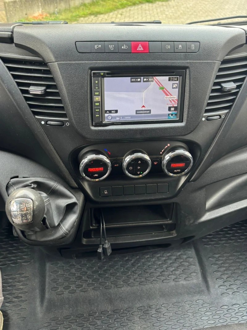 Iveco 35c15 3.0L* БОРД* 175000км* КЛИМА* 3.5т N1, снимка 9 - Бусове и автобуси - 52743296