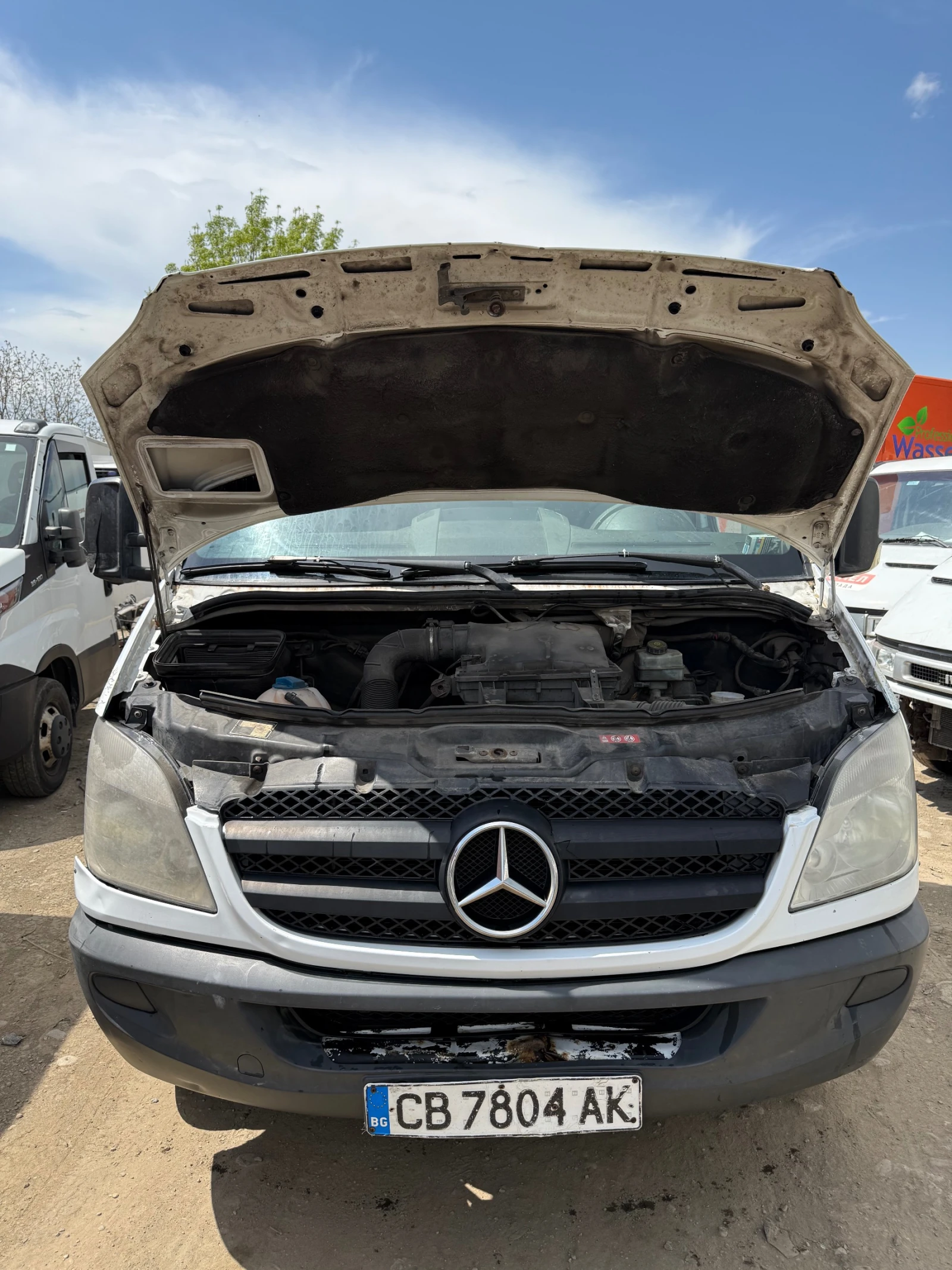 Mercedes-Benz Sprinter 316 Счупен мотор - изображение 2