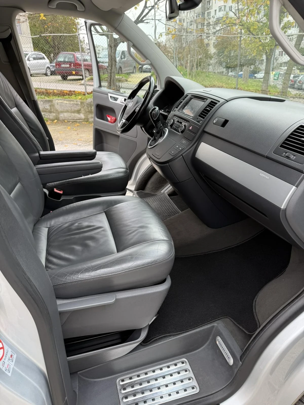 VW Multivan, снимка 6 - Бусове и автобуси - 56713606