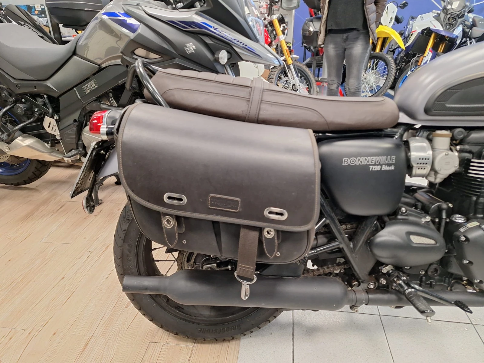 Triumph Bonneville T120 -black -LIZING - изображение 7