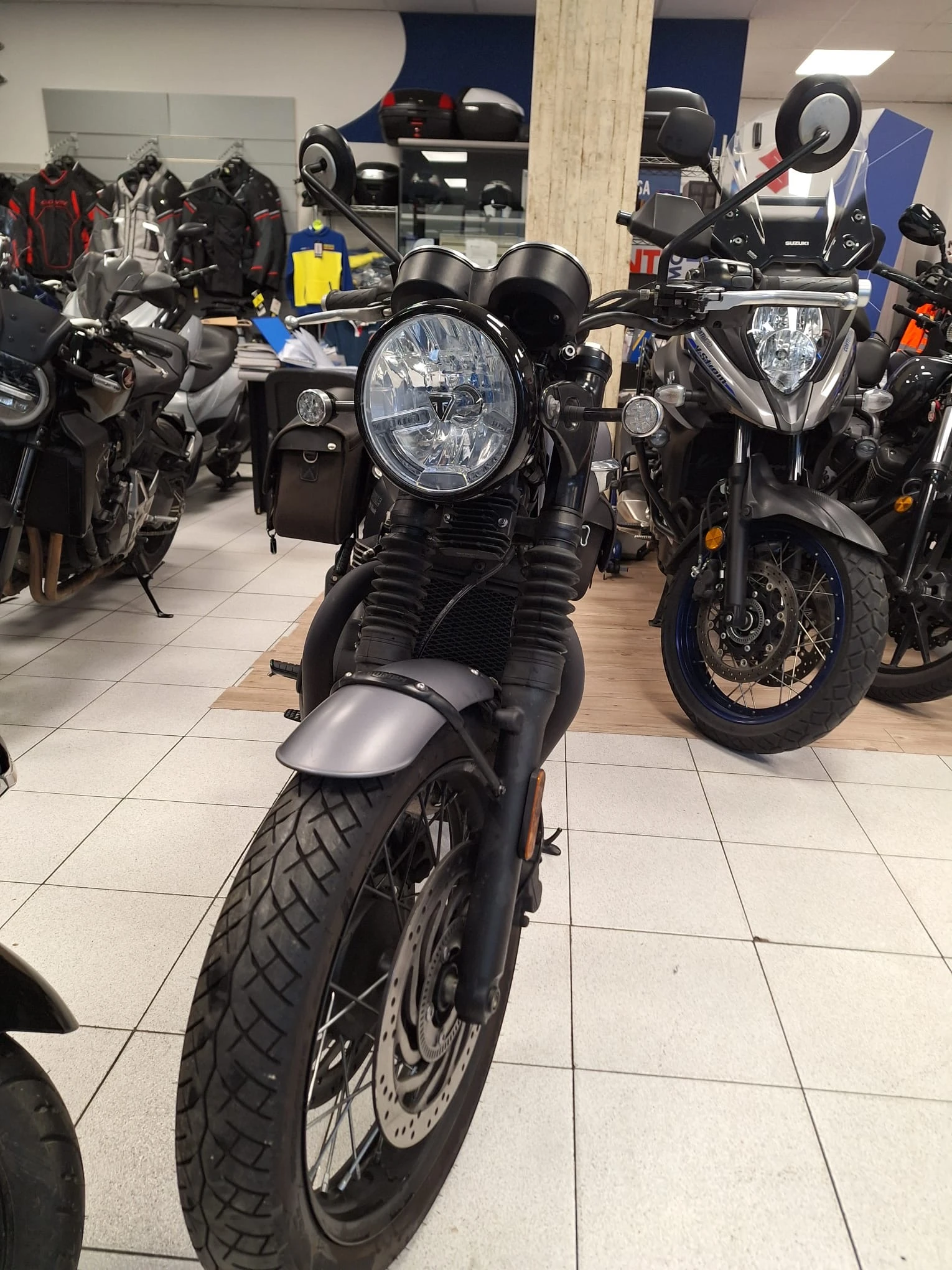 Triumph Bonneville T120 -black -LIZING - изображение 6