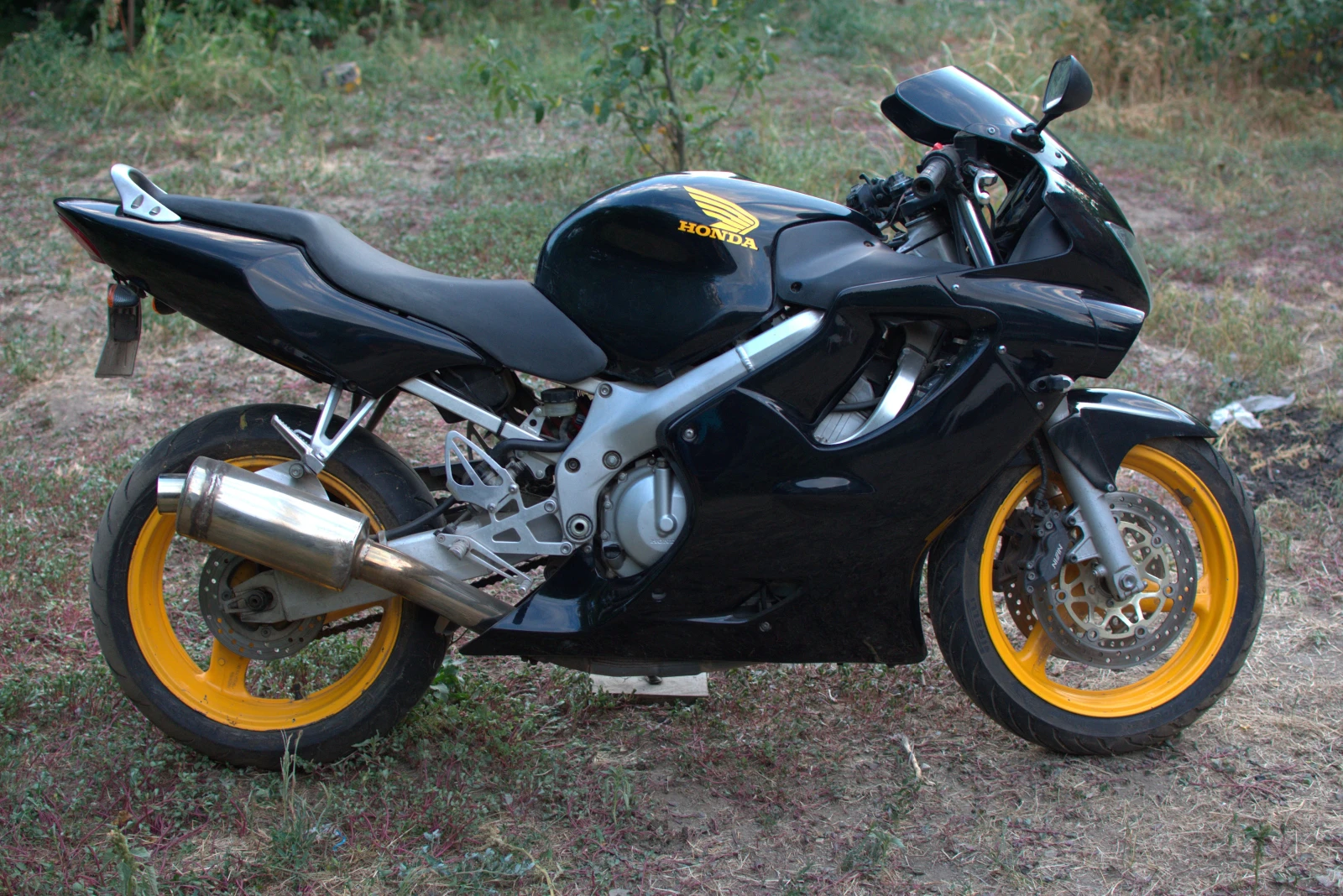 Honda Cbr F4, снимка 2 - Мотоциклети и мототехника - 53774809