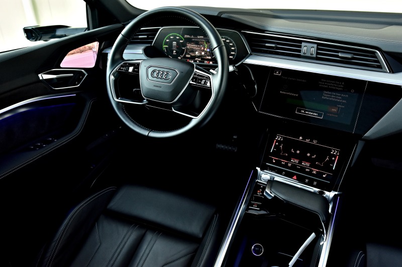 Audi E-Tron ПРОДАДЕНА!!!, снимка 9 - Автомобили и джипове - 44174957