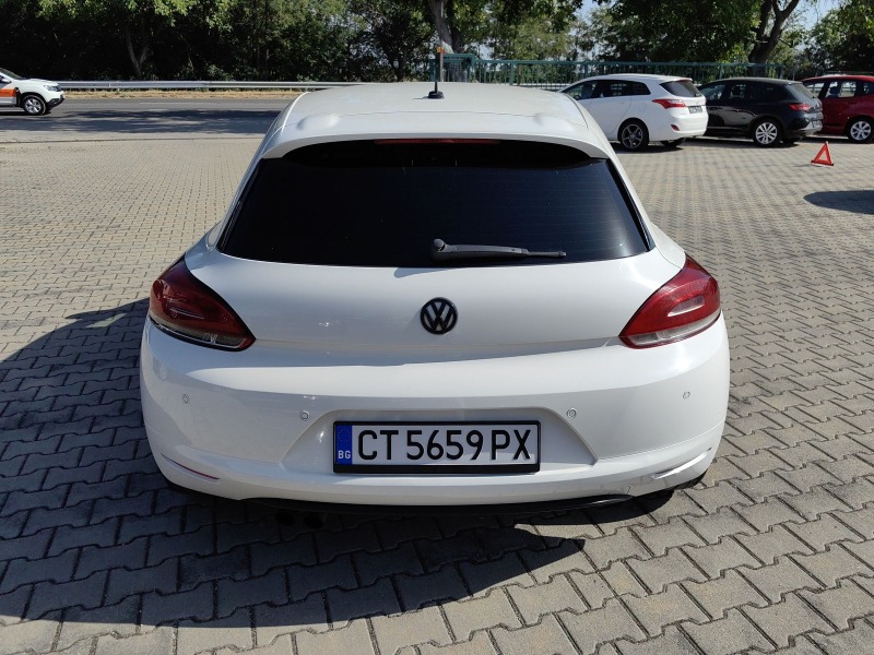 VW Scirocco 2.0тди 140кс + + Ръчка , снимка 5 - Автомобили и джипове - 46397639