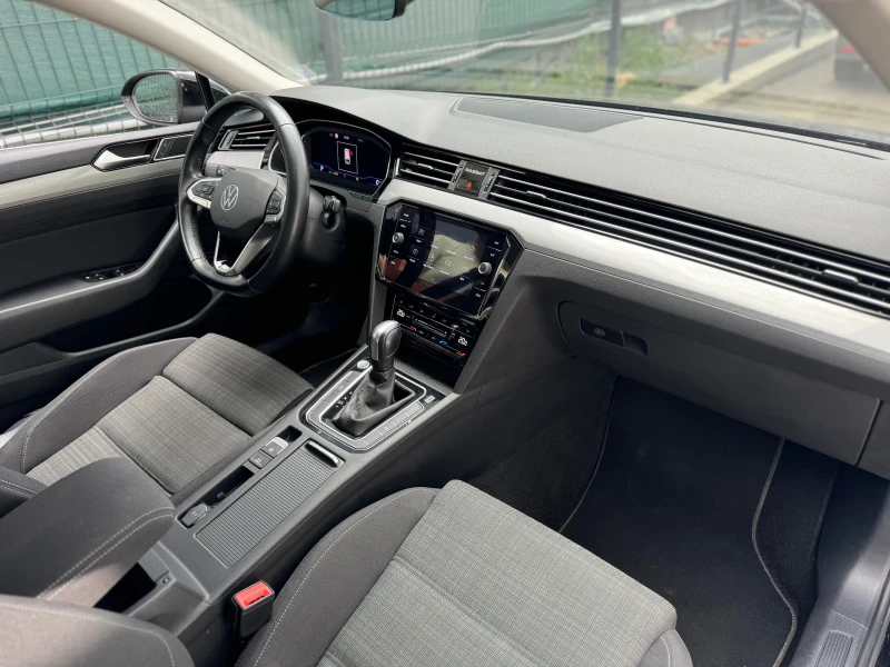 VW Passat 1.5 TSI Facelift Digital Cockpit , снимка 11 - Автомобили и джипове - 46873810